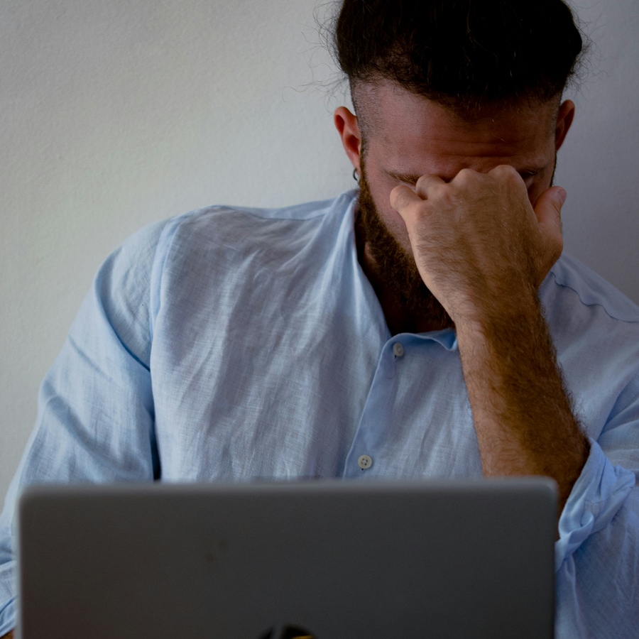 Is Your Screen Slowly Damaging Your Eyes? 7 Nutrients That Fight Back